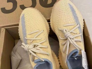 yeezy350 小雏菊变色原理：采用了特殊的热变色材料，在不同温度下会呈现出不同的颜色